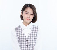 若月佑美扮する後藤まりこ。