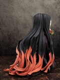 鬼滅の刃」木箱に入っているときの禰豆子を全高約44cmでフィギュア化 