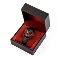 中野五月モデルの腕時計。