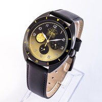 中野一花モデルの腕時計。