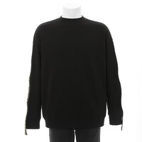 中野一花モデルのトレーナー。