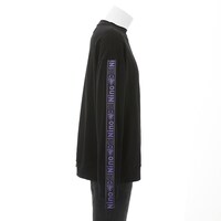 中野二乃モデルのトレーナー。