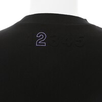 中野二乃モデルのトレーナー。