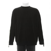 中野四葉モデルのトレーナー。