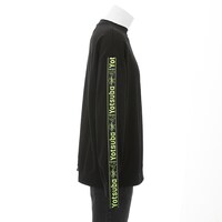 中野四葉モデルのトレーナー。