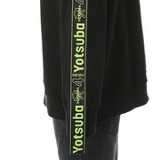 中野四葉モデルのトレーナー。