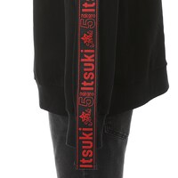 中野五月モデルのトレーナー。