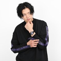 中野二乃モデルの腕時計の使用イメージ。