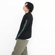 中野三玖モデルのトレーナーの着用イメージ。