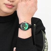 中野四葉モデルの腕時計。