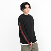 中野五月モデルのトレーナーの着用イメージ。