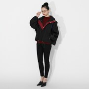 冨岡義勇モデルのアウターの着用イメージ。