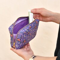 「スクエアポーチ（比嘉）」