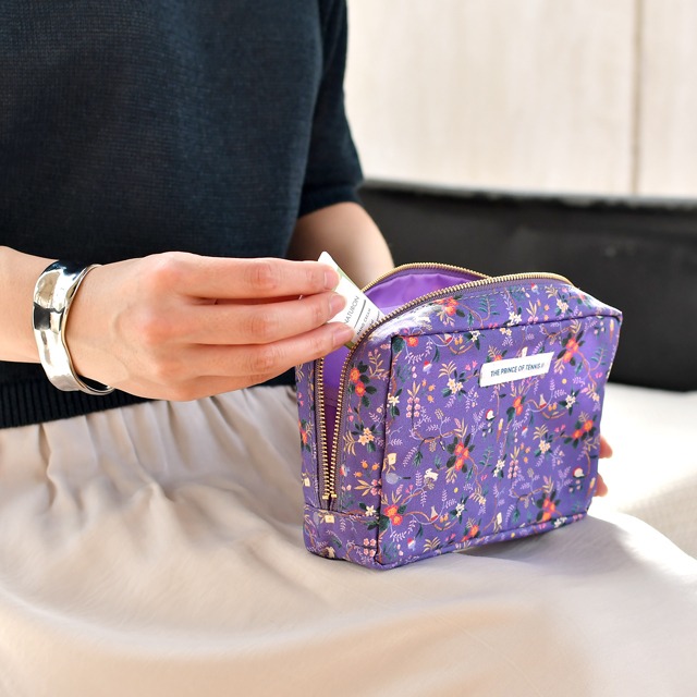 「スクエアポーチ（比嘉）」