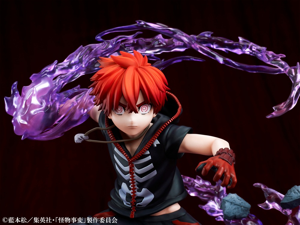 「1/8スケールフィギュア 日下 夏羽」に「覚醒時・頭部パーツ」を付けた姿。