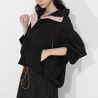 竈門禰豆子モデルのアウターの着用イメージ。