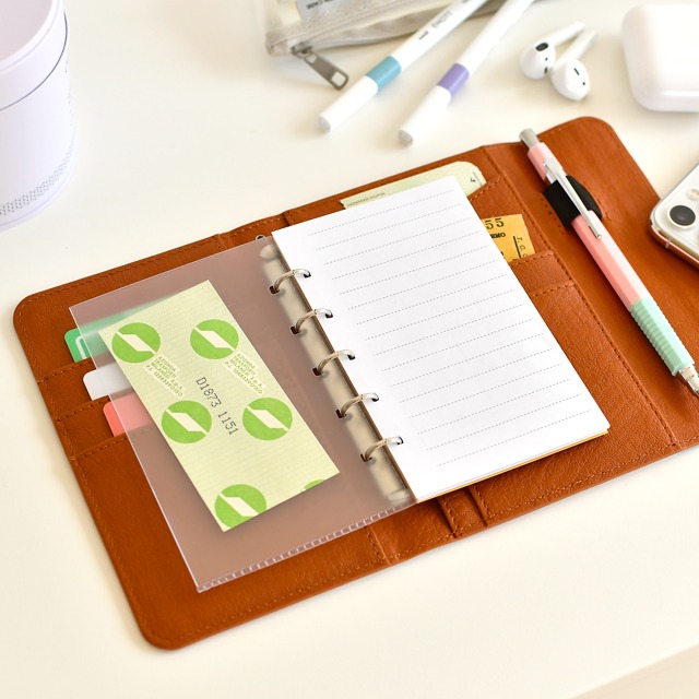 システム手帳の使用例。