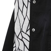 胡蝶しのぶモデルのアウター。