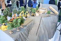 「シン・エヴァンゲリオン劇場版」に登場する相田ケンスケの家のミニチュアセット。