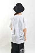 「『死は確実、時は不確実』Tシャツ」