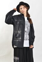 「『死は確実、時は不確実』シャツ」