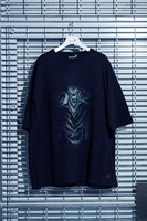 「VR デビルマン展～悪魔の心、人間の心～」とGround YのコラボTシャツイメージ。