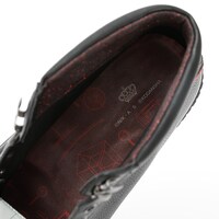 阿良々木暦モデルのスニーカー。