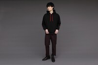 阿良々木暦モデルのアイテムの着用例。