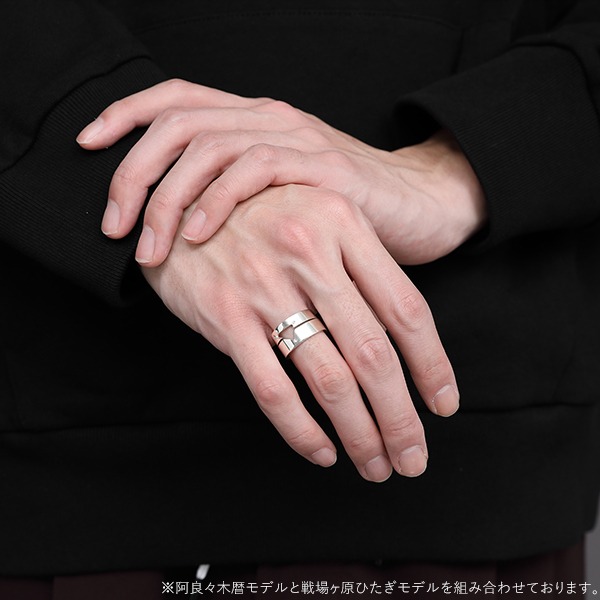 阿良々木暦モデルのアイテムの着用例。