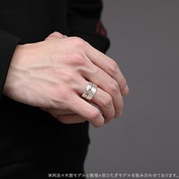 阿良々木暦モデルのアイテムの着用例。