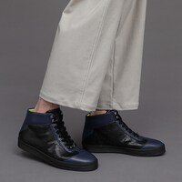 八九寺真宵モデルのアイテムの着用例。