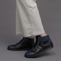 八九寺真宵モデルのアイテムの着用例。