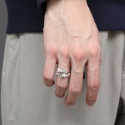 八九寺真宵モデルのアイテムの着用例。