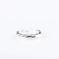 忍野忍モデルのリングセット。