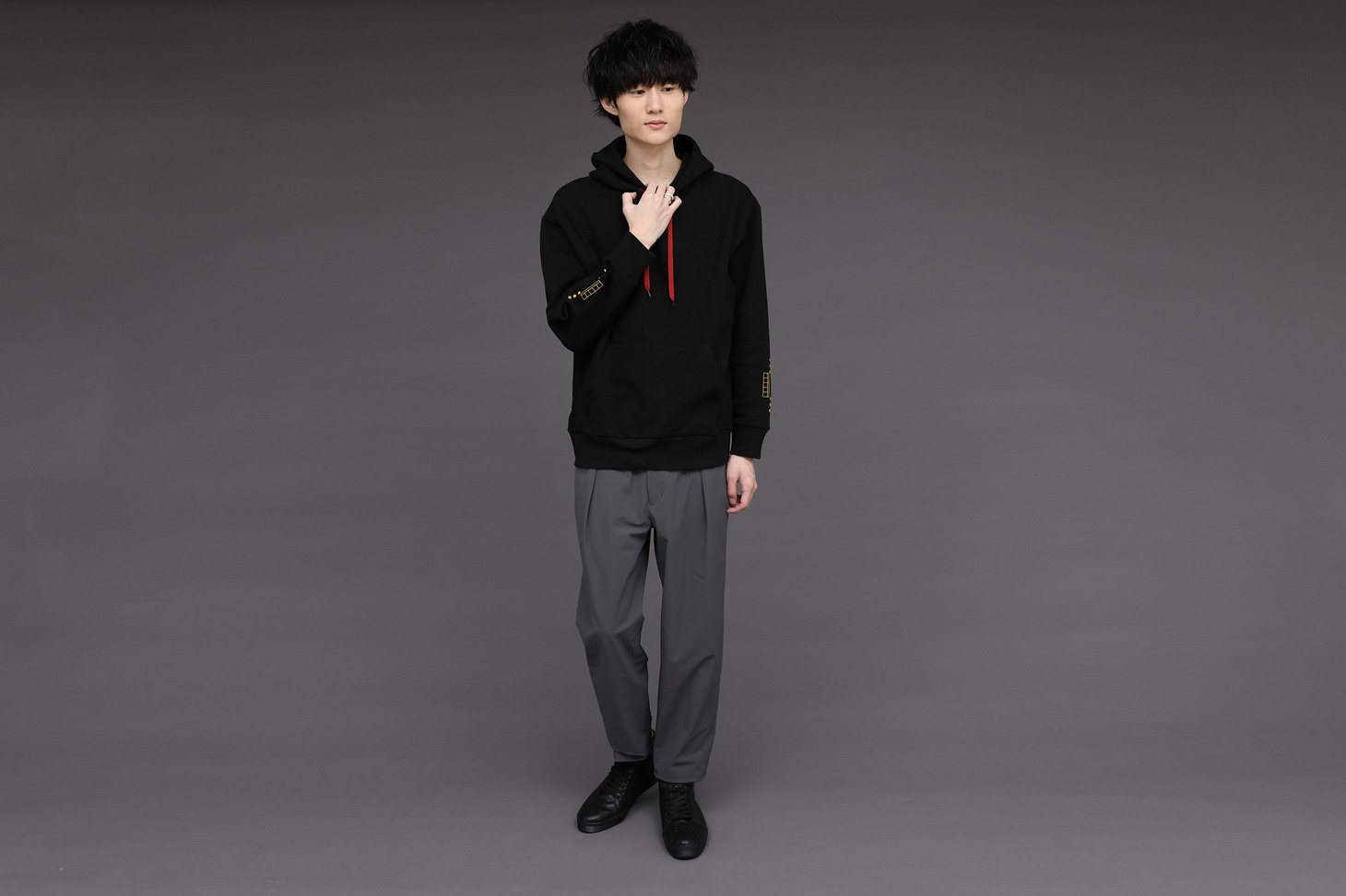 忍野忍モデルのアイテムの着用例。