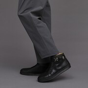 忍野忍モデルのアイテムの着用例。