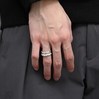 忍野忍モデルのアイテムの着用例。