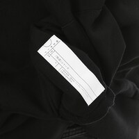 忍野忍モデルのフーディー。