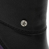 戦場ヶ原ひたぎモデルのスニーカー。