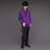 戦場ヶ原ひたぎモデルのアイテムの着用例。