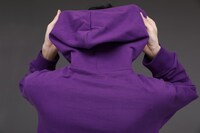 戦場ヶ原ひたぎモデルのアイテムの着用例。