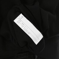 斧乃木余接モデルのフーディー。