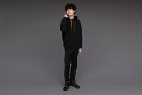 斧乃木余接モデルのアイテムの着用例。