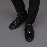 斧乃木余接モデルのアイテムの着用例。