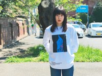 「つげロンT “Blood Vessels” B-type」の着用イメージ。