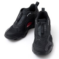 「呪術廻戦 コラボシューズ produced by SYUNSOKU」（五条悟モデル）