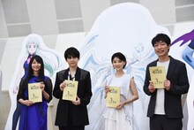 「劇場版 七つの大罪 光に呪われし者たち」公開アフレコイベントにて、左から雨宮天、梶裕貴、倉科カナ、川島明。