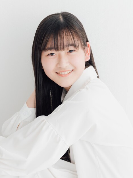 ひな役の遠藤瑠菜。