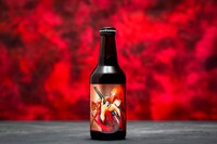 「剣心 RED X」の限定ボトル。(c)和月伸宏／集英社