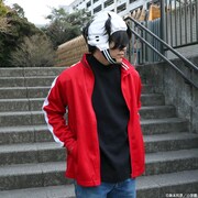 「吼えろペン 炎尾燃の熱血ジャージ」の着用イメージ。